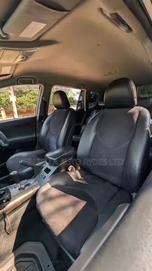 Toyota Vanguard 2011 White