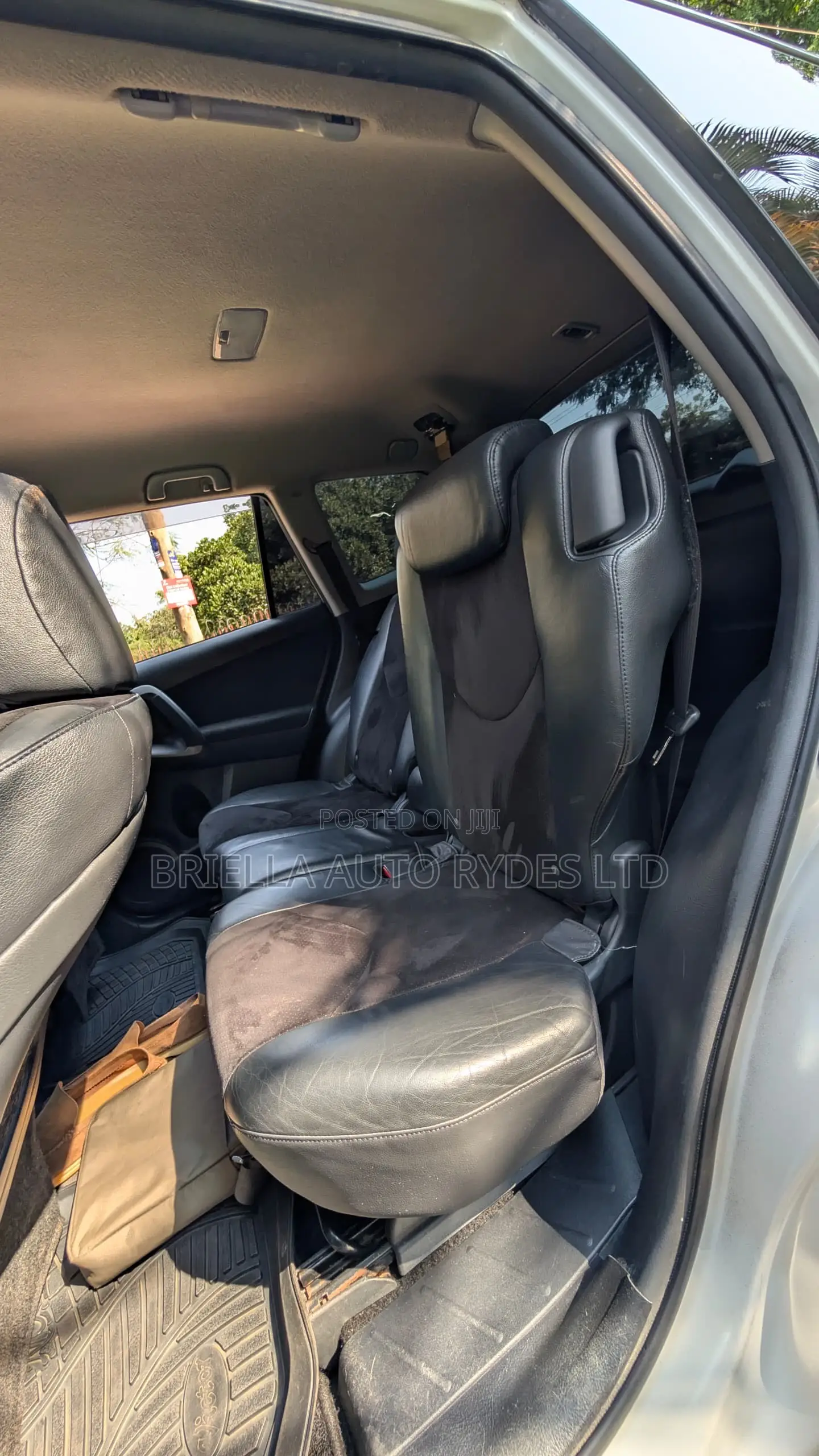 Toyota Vanguard 2011 White