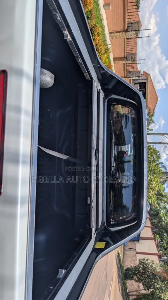 Toyota Hilux 2020 White