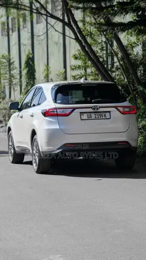 Toyota Harrier 2017 Off white