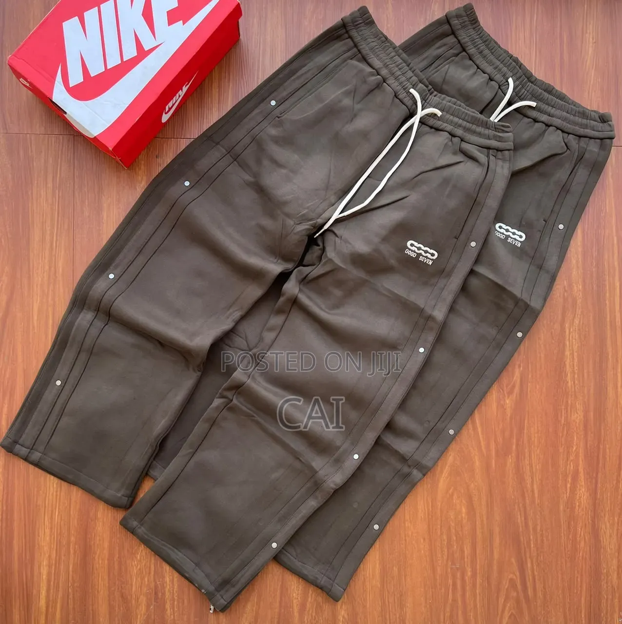 Casual Sho Relaxed-Fit Cargo or Utility Sweatpants