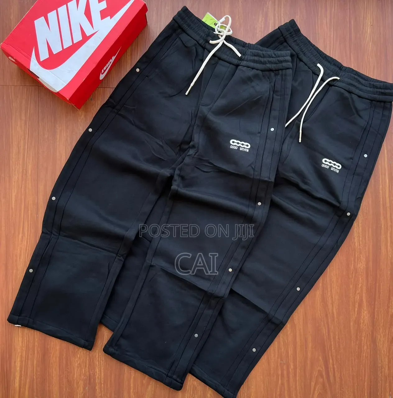Casual Sho Relaxed-Fit Cargo or Utility Sweatpants