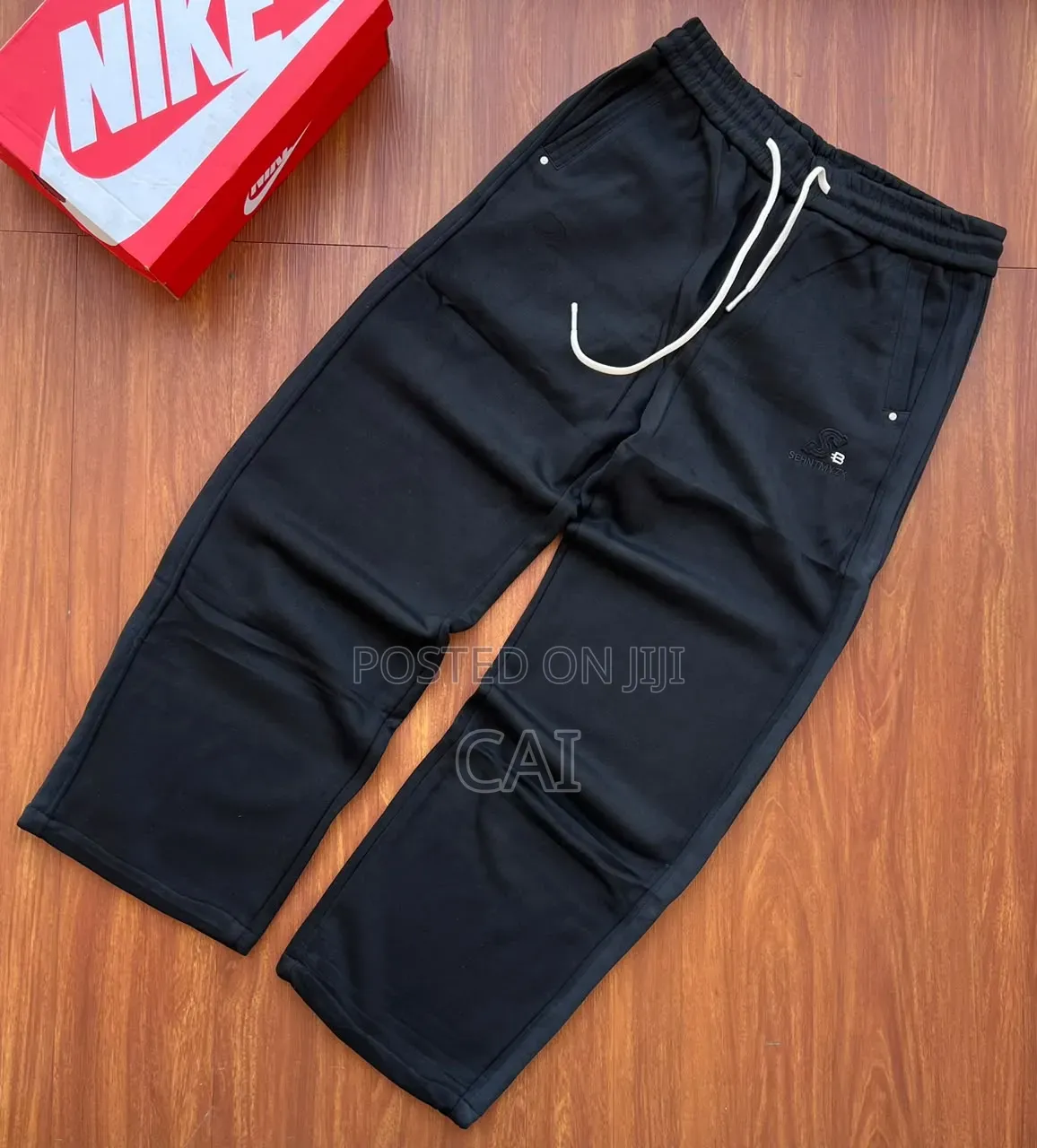 Casual Sho Relaxed-Fit Cargo or Utility Sweatpants