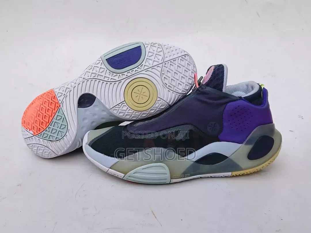 Li-Ning Wade
Size 43eur/8.5uk/9.5us Available
Halla 