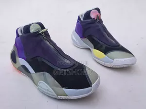 Li-Ning Wade
Size 43eur/8.5uk/9.5us Available
Halla 