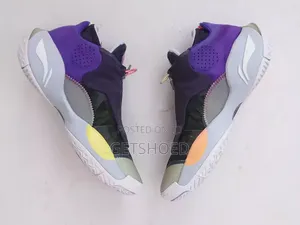 Li-Ning Wade
Size 43eur/8.5uk/9.5us Available
Halla 