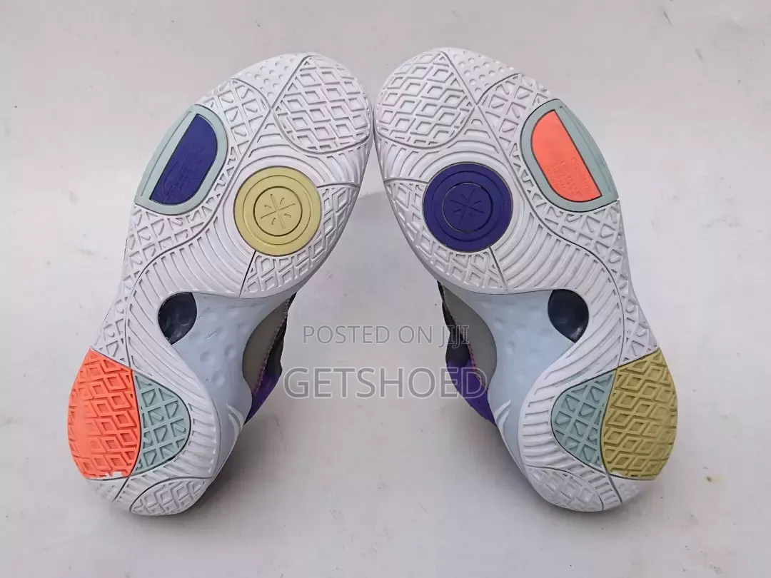 Li-Ning Wade
Size 43eur/8.5uk/9.5us Available
Halla 