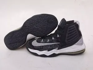 Nike Air Max Size 43eur/8.5uk/9.5us Available Halla