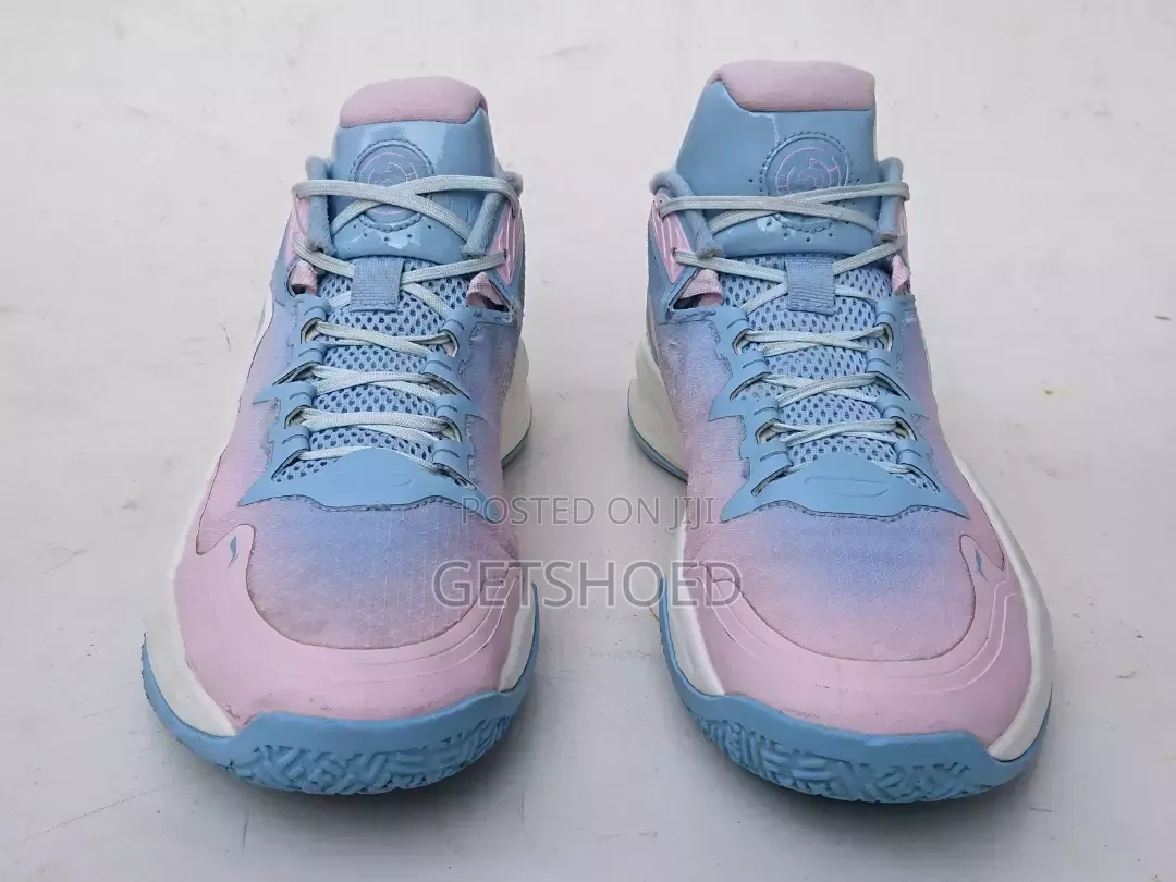 Li-Ning Size 43eur/8.5uk/9.5us Available Halla