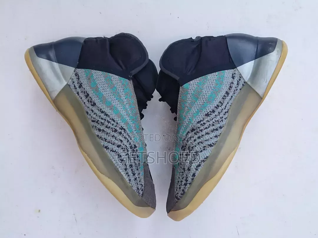 Adidas Yeezy Quantum Size 47Fr/12uk/12.5us Available Halla