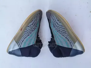 Adidas Yeezy Quantum Size 47Fr/12uk/12.5us Available Halla