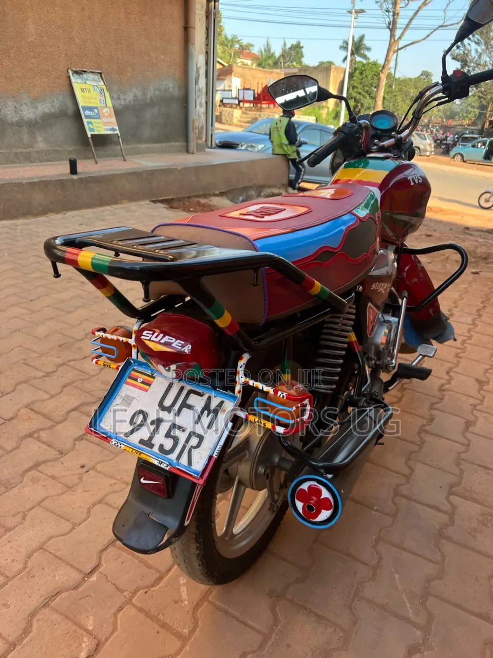 TVS HLX 125 2023 Red