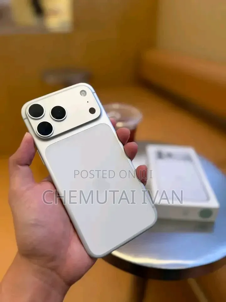 New Apple iPhone 17 Pro Max 256 GB Silver