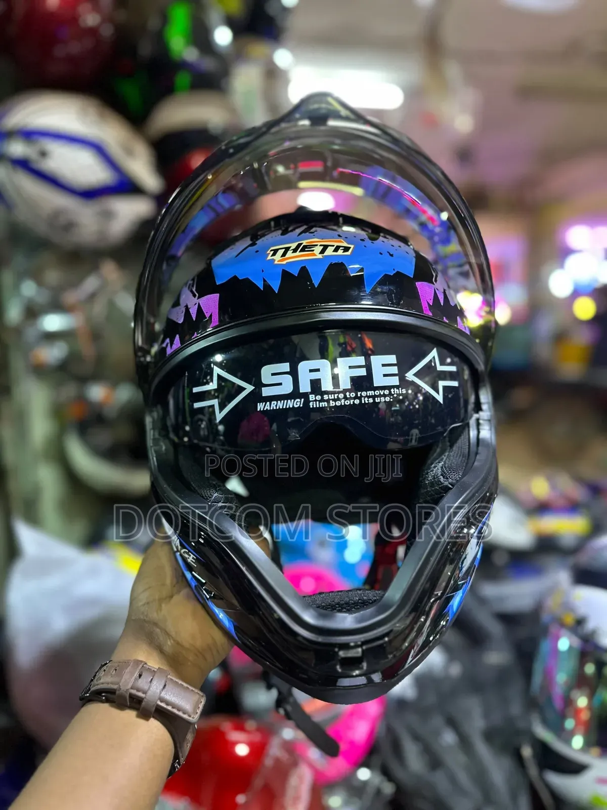 Black Full-Face Dual-Visor Motorcycle Helmet