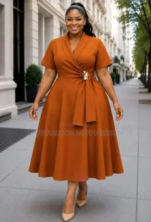 Elegant Round Lady Dress