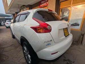 Nissan Juke 2011 White
