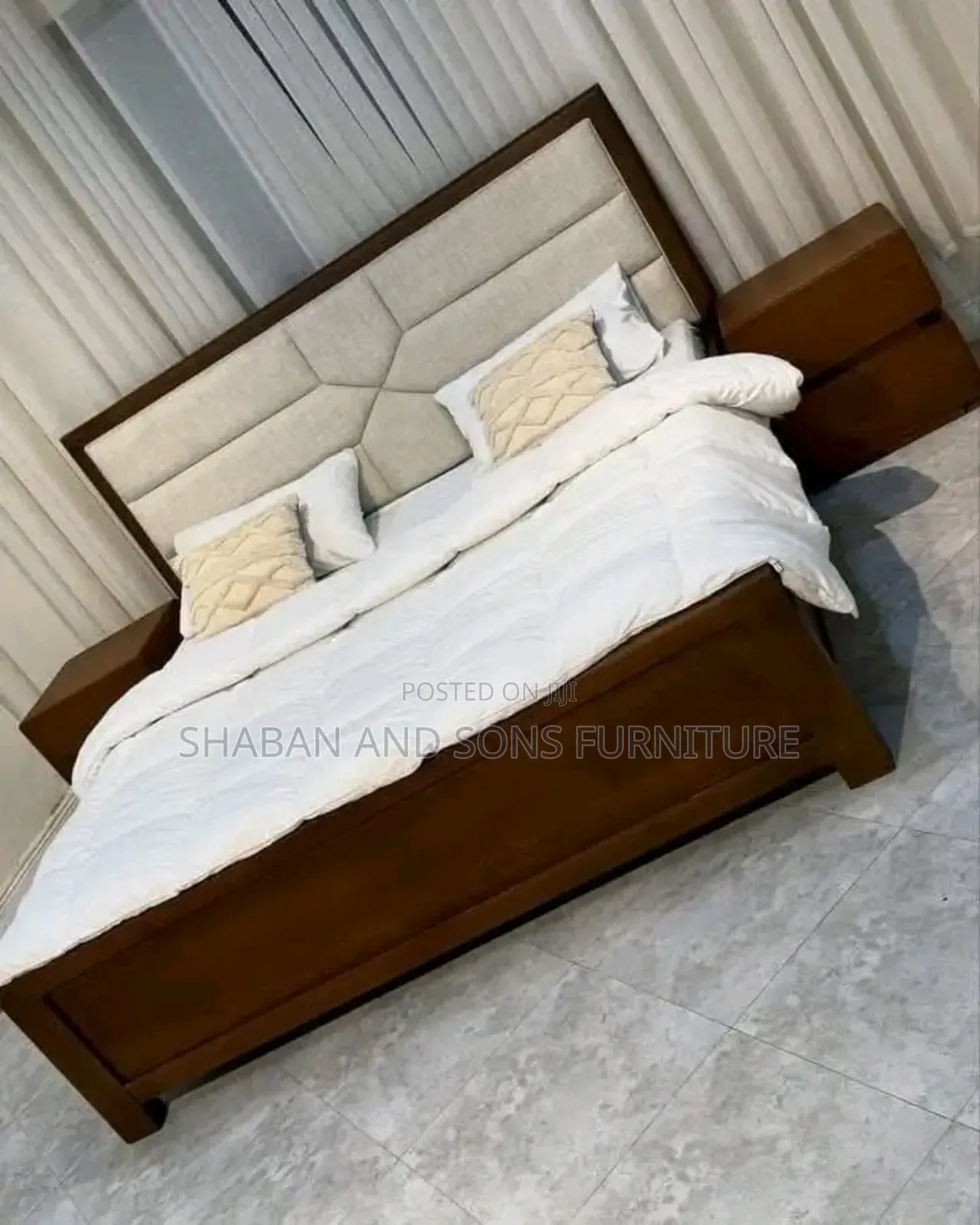 It's 6by6 Wooden Bed in Mahaghone Has Two Side Drawer