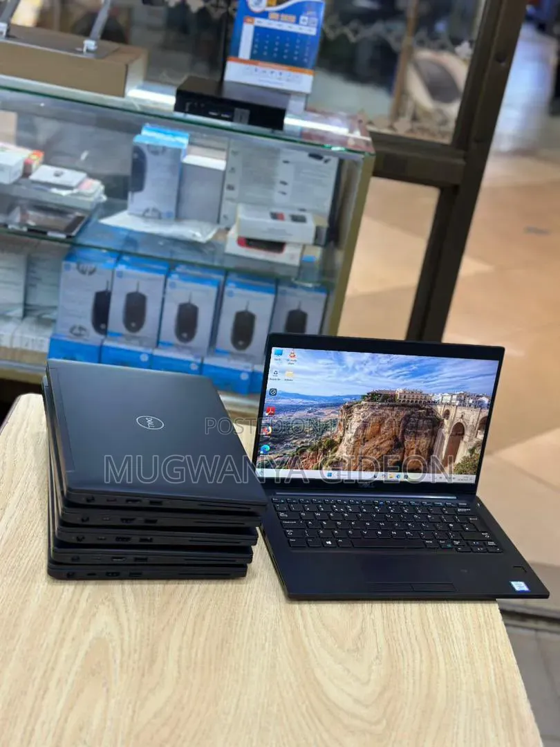 New Laptop Dell Latitude 7390 8GB Intel Core i5 SSD 256GB