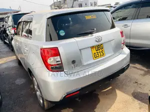 Toyota IST 2008