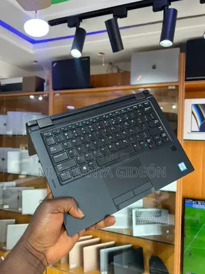 New Laptop Dell Latitude 7390 2-in-1 16GB Intel Core i7 SSD 512GB