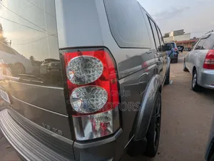 Land Rover Discovery 2013 Silver