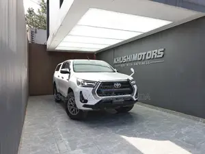 Toyota Hilux 2021 White