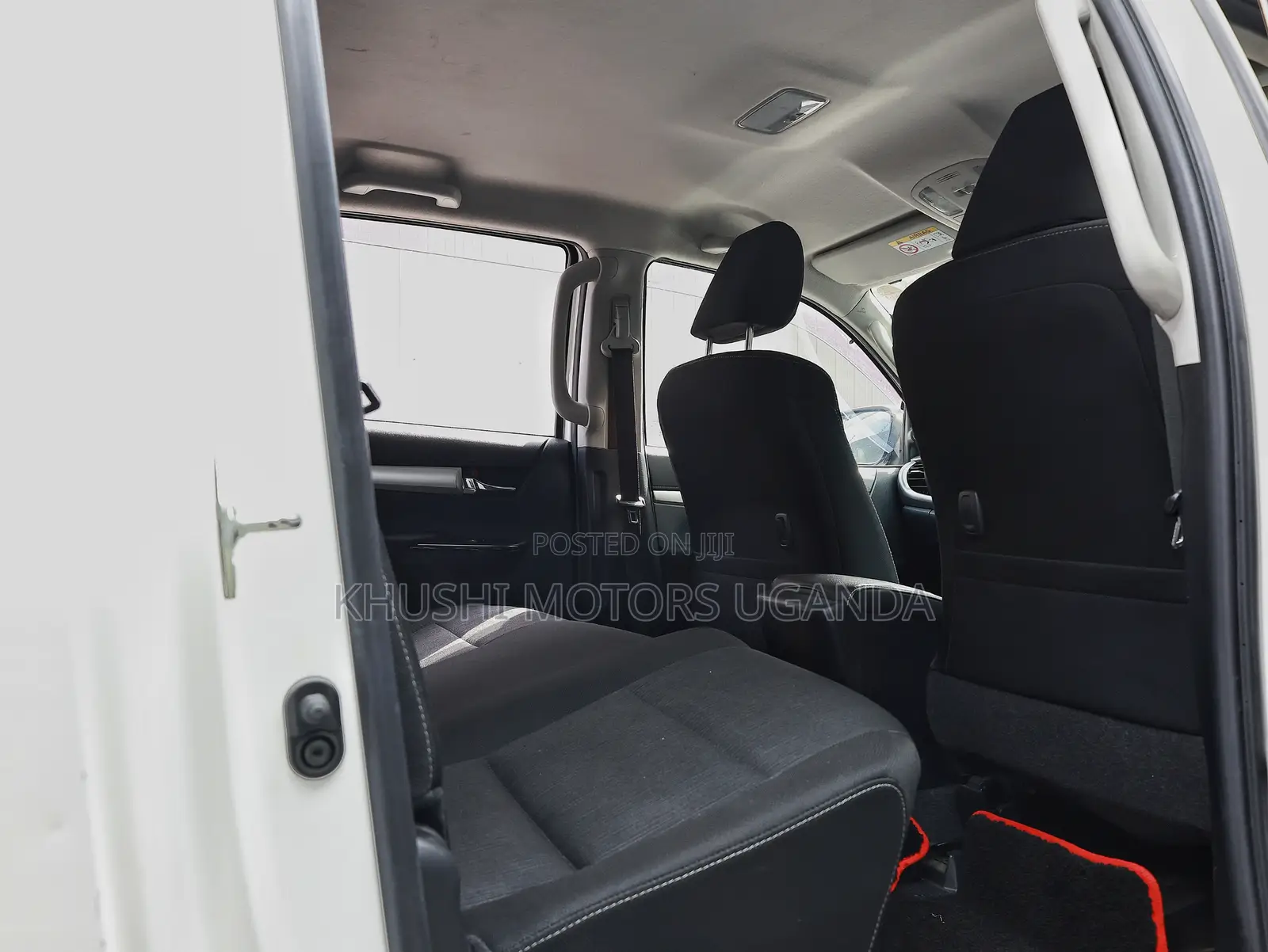 Toyota Hilux 2021 White