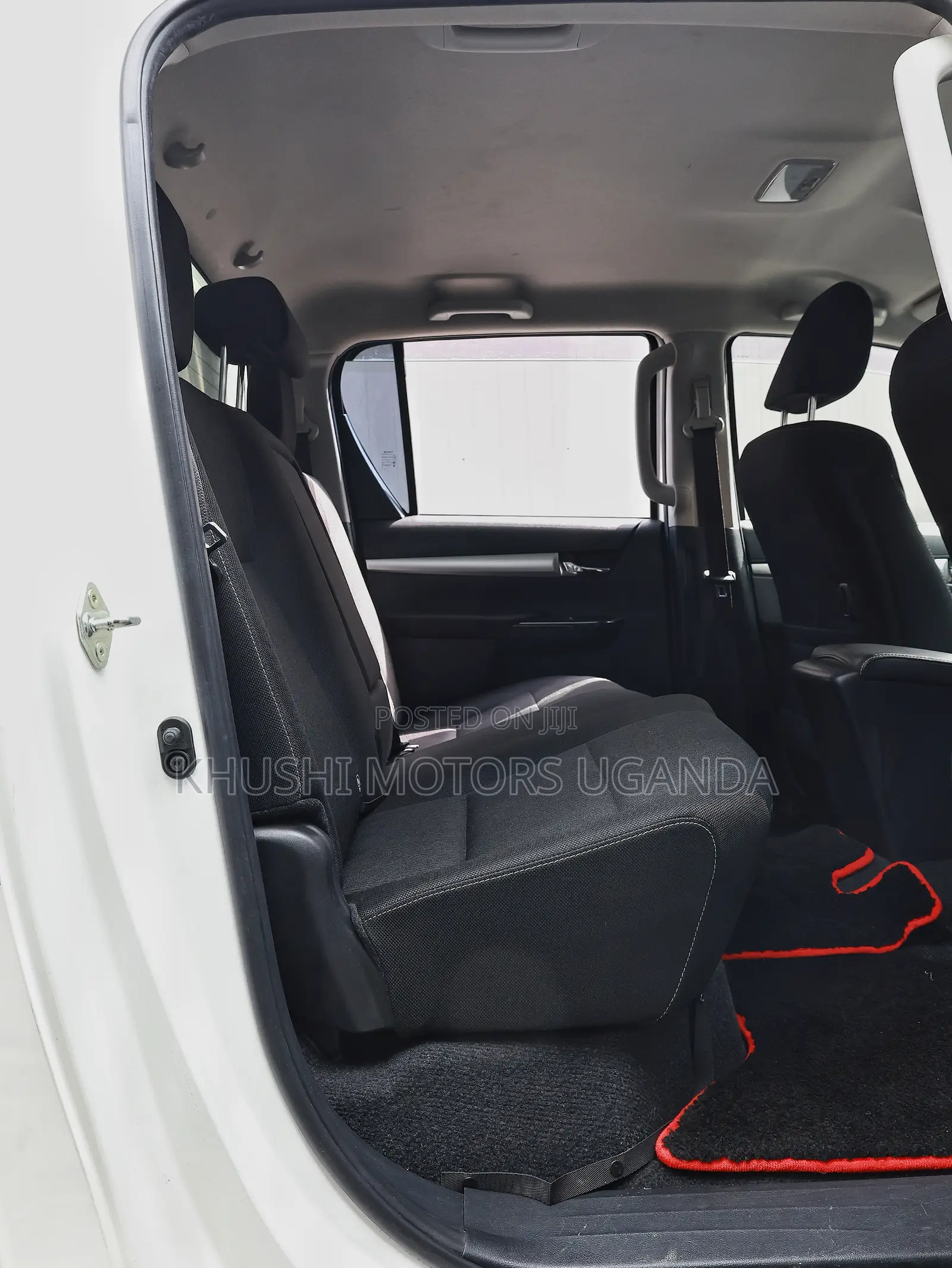 Toyota Hilux 2021 White
