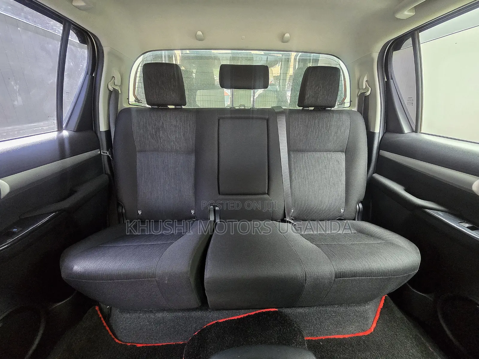 Toyota Hilux 2021 White