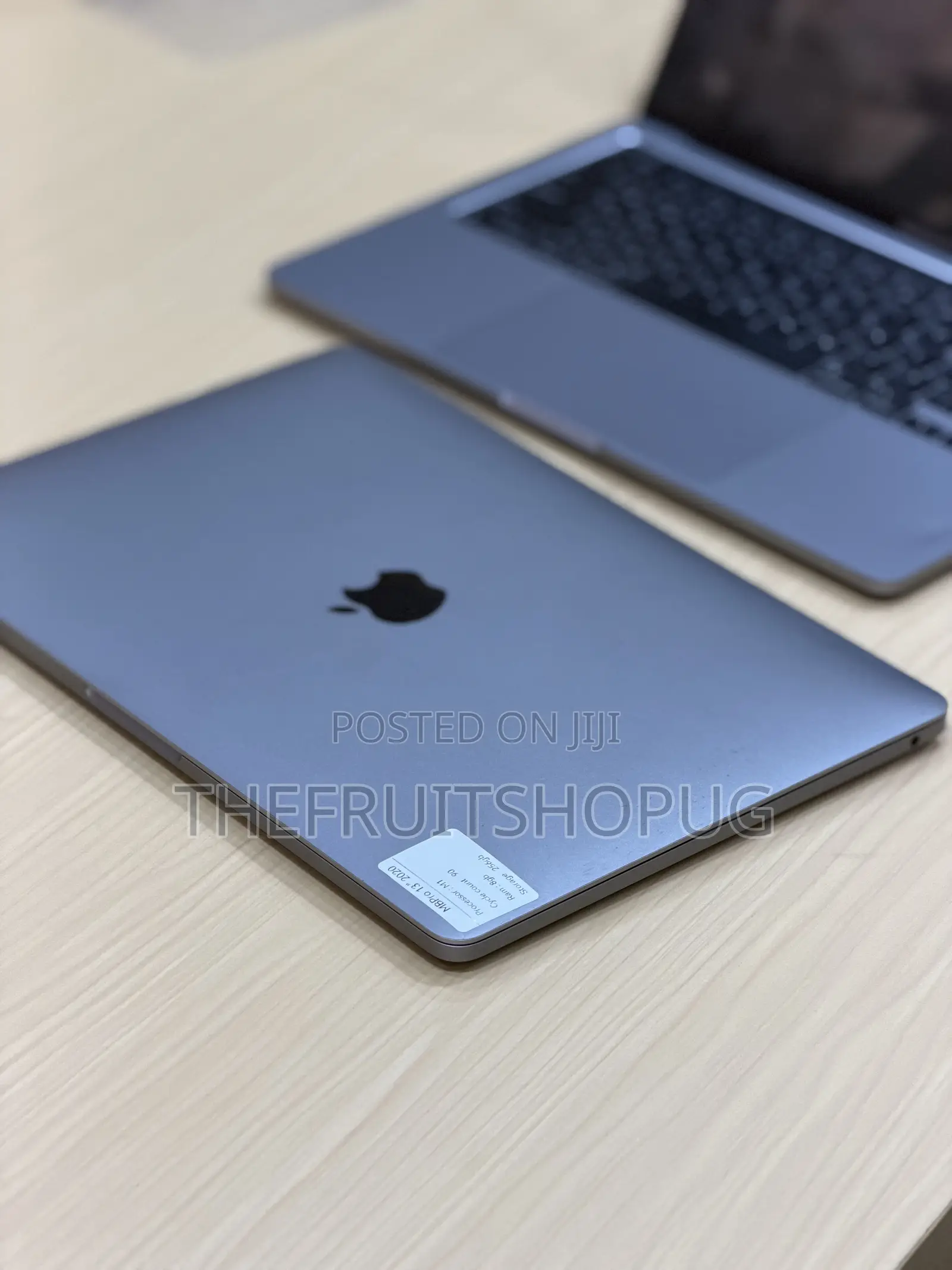 Laptop Apple MacBook Pro 2020 M1 16GB Apple M1 SSD 1T