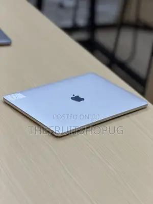 Laptop Apple MacBook Pro 2020 16GB Intel Core i5 SSD 512GB