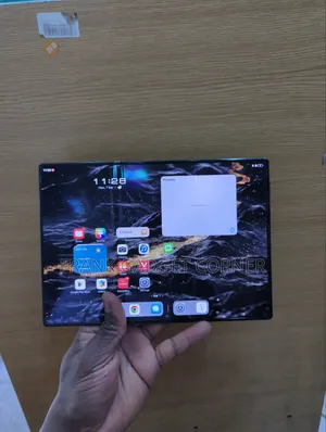 Huawei Mate XT Ultimate Design 1 TB Red