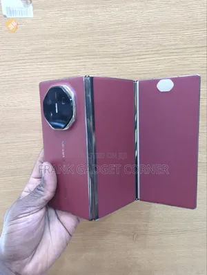 Huawei Mate XT Ultimate Design 1 TB Red