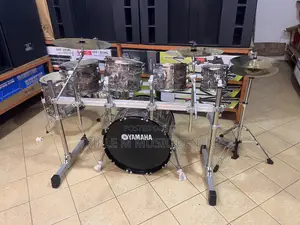 Yamaha 7 Piece Drumset