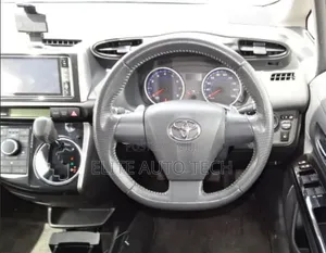 Toyota Wish 2012 Silver