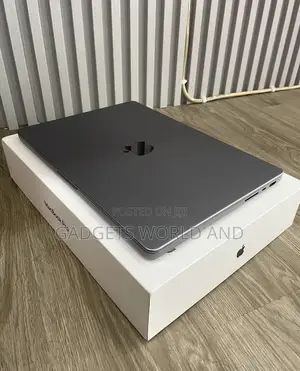 New Laptop Apple MacBook Pro 16GB Apple M1 Pro SSD 1T