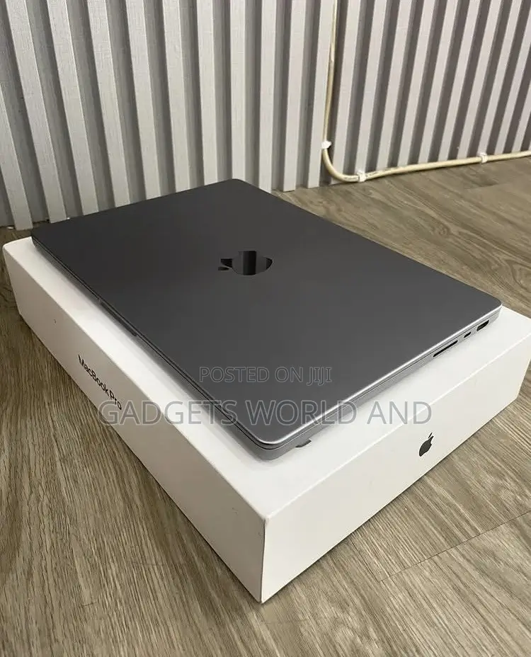 New Laptop Apple MacBook Pro 16GB Apple M1 Pro SSD 1T