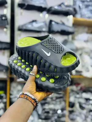 Nike Mind 001 Pregame Mules