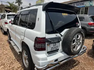Mitsubishi Pajero IO 2003 White