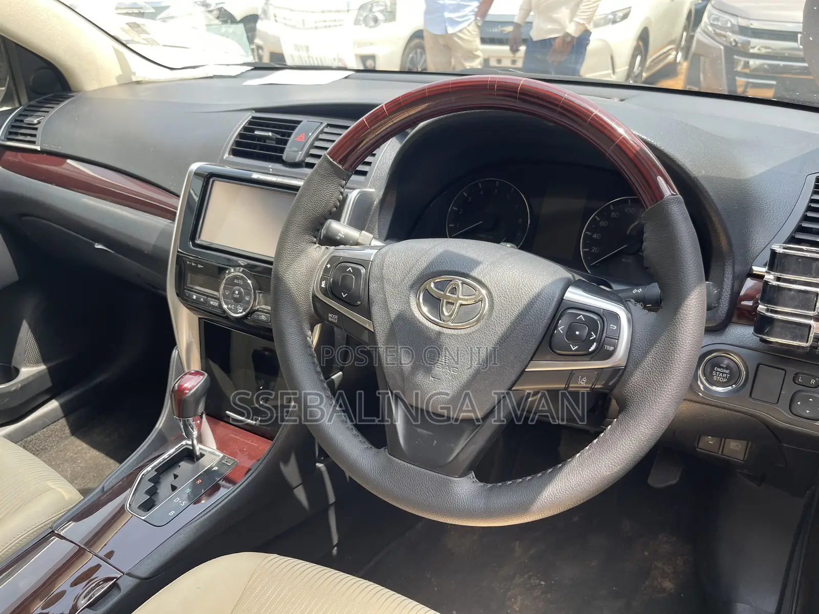 Toyota Premio 2017 Maroon