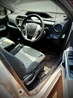 Toyota Aqua 2012 Silver