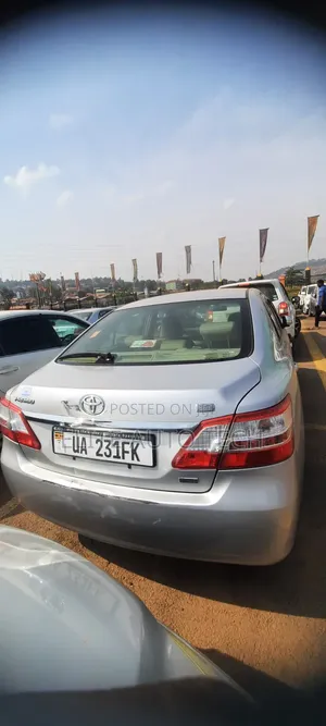 Toyota Premio 1.8 FWD 2013 Silver