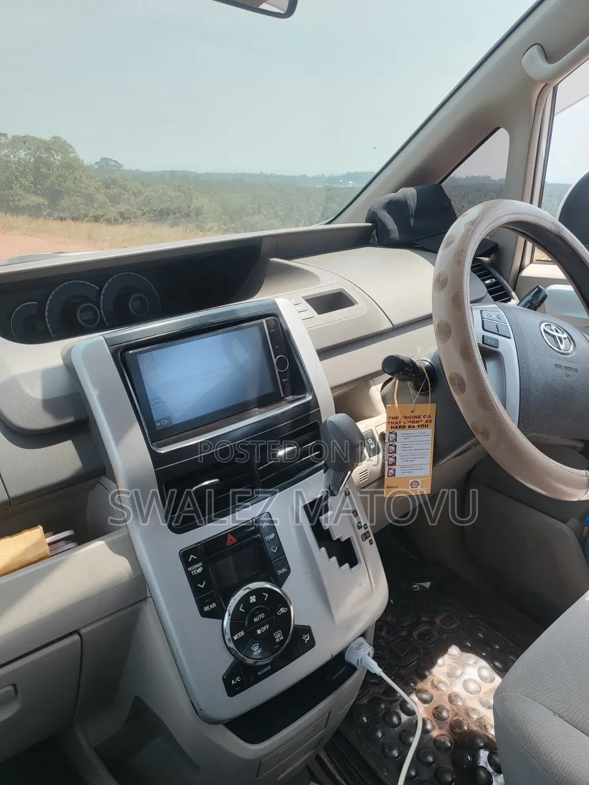 Toyota Noah 2012 White