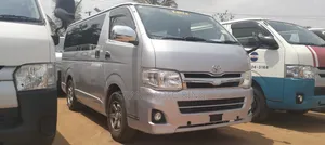 Toyota HiAce 2013 White