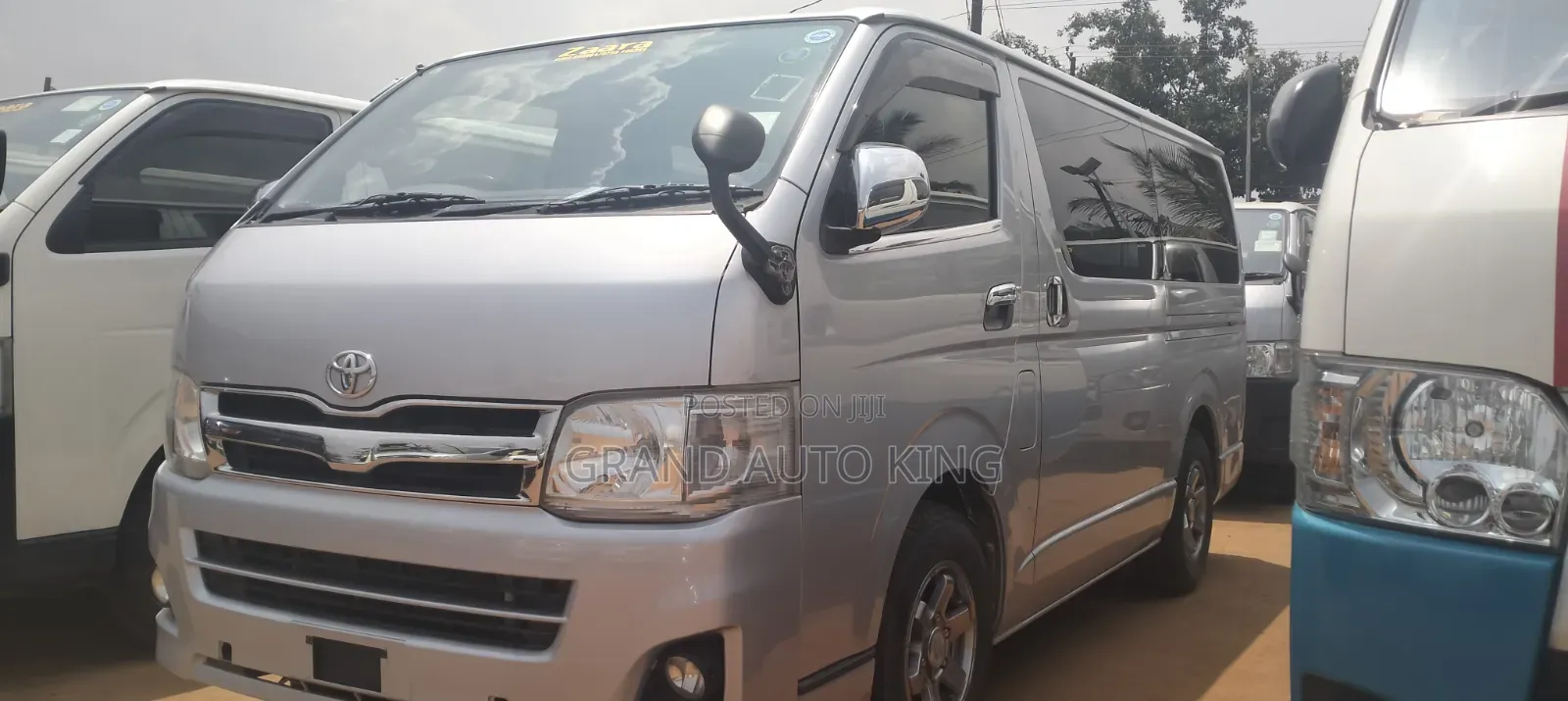 Toyota HiAce 2013 White