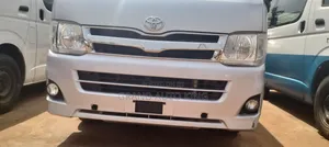 Toyota HiAce 2013 White