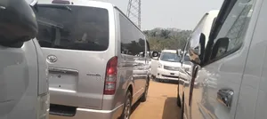 Toyota HiAce 2013 White