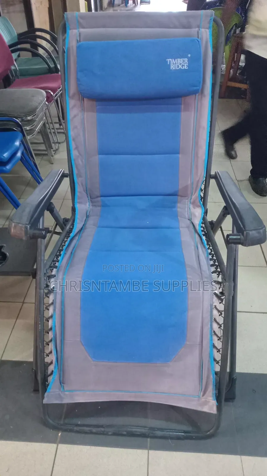 Zero Gravity Folding Lounge and Reclining Chair