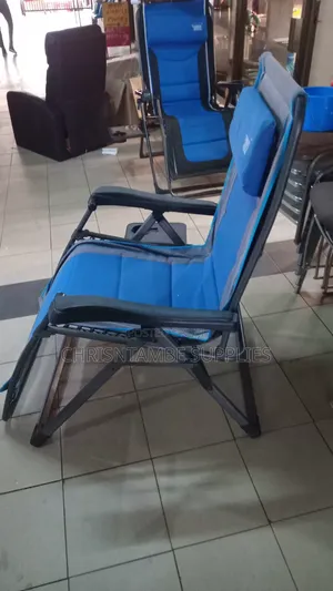 Zero Gravity Folding Lounge and Reclining Chair