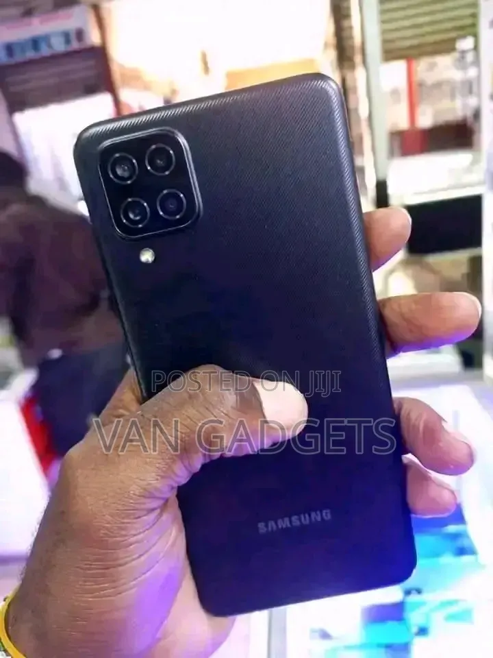 Samsung Galaxy A12 64 GB Black